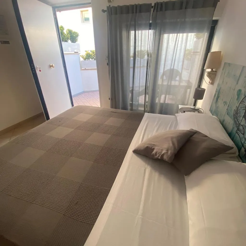 Airport Hotel Fiumicino 2*,